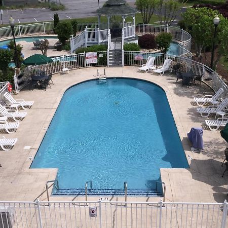Clarion Inn Willow River Sevierville Esterno foto