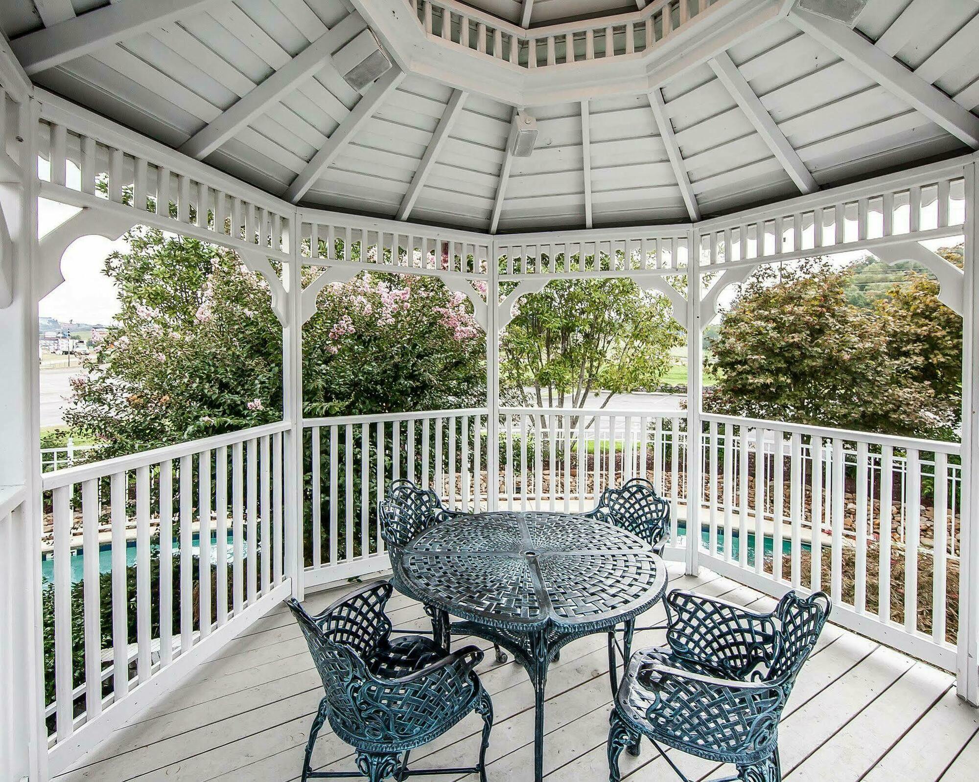 Clarion Inn Willow River Sevierville Esterno foto