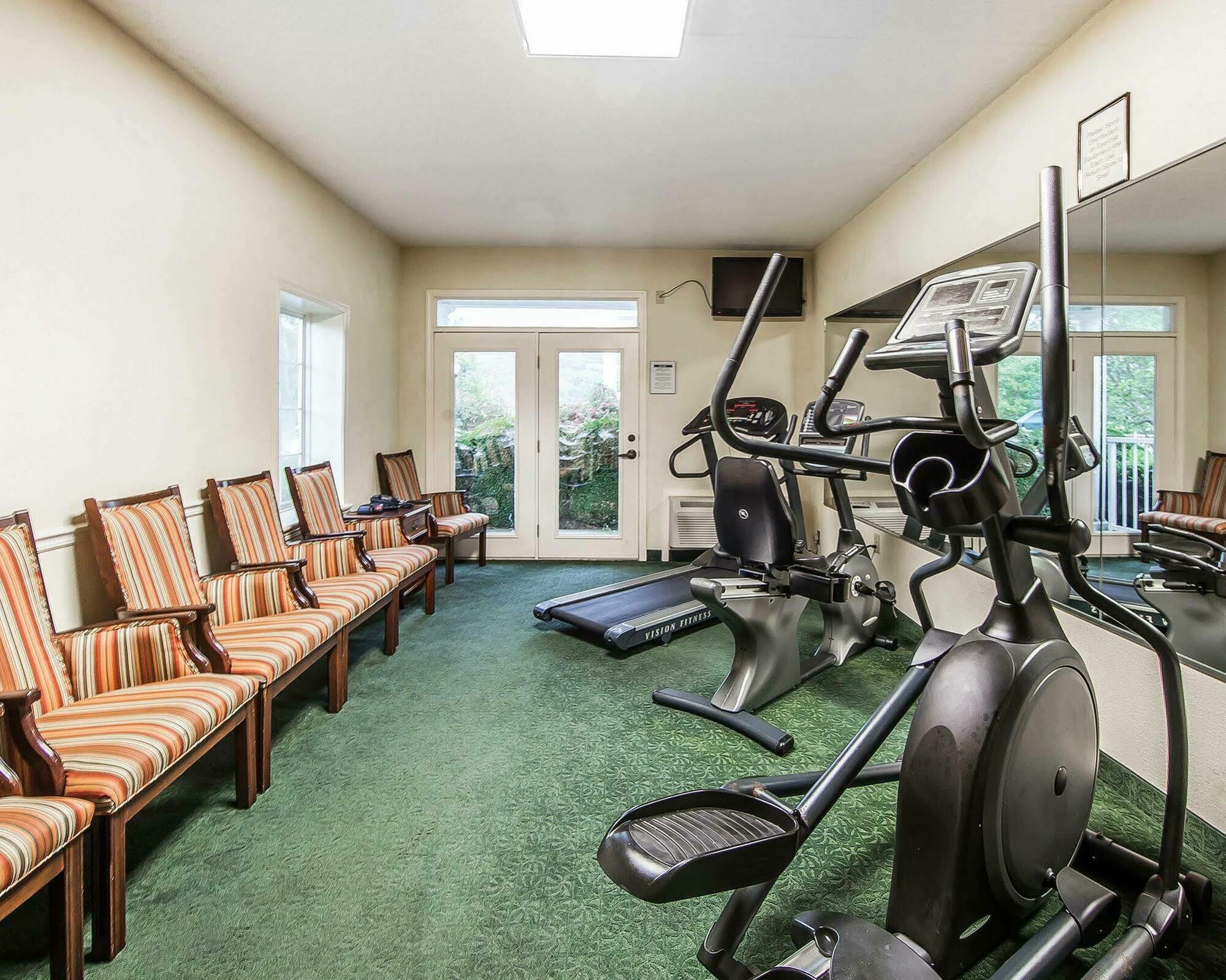 Clarion Inn Willow River Sevierville Esterno foto